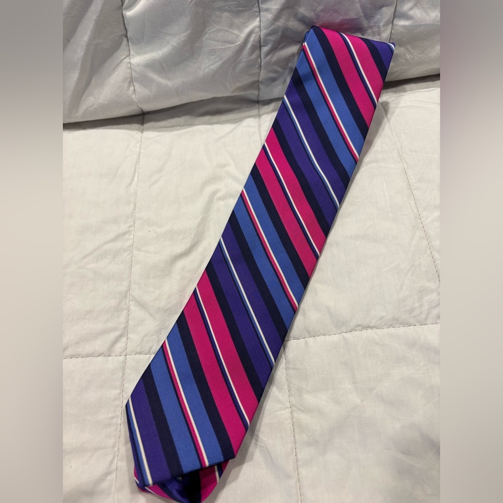 Peter millar tie pink purple and blue 100%‎ silk